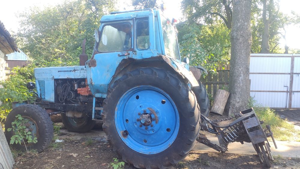 Продам трактори МТЗ-82 та МТЗ-80 з лісовими захватами (з документами)
