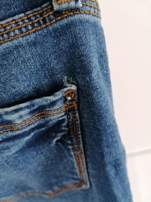 Jeansy skinny Reserved