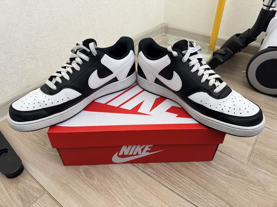 Продам кросівки Nike Court Vision, Adidas Ozweego, Adidas Superstar