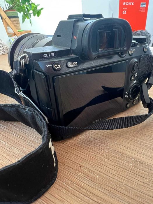 Sony Alpha 7 III + Objetivas SEL28-70 + SEL16-35Z – Excelente Estado!