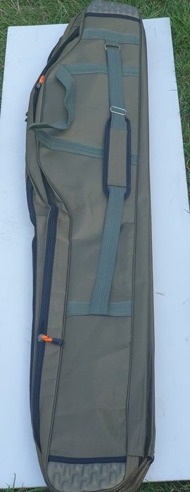 Чехол для удилищ полужесткий  135cm. 3 секции 3 кармана