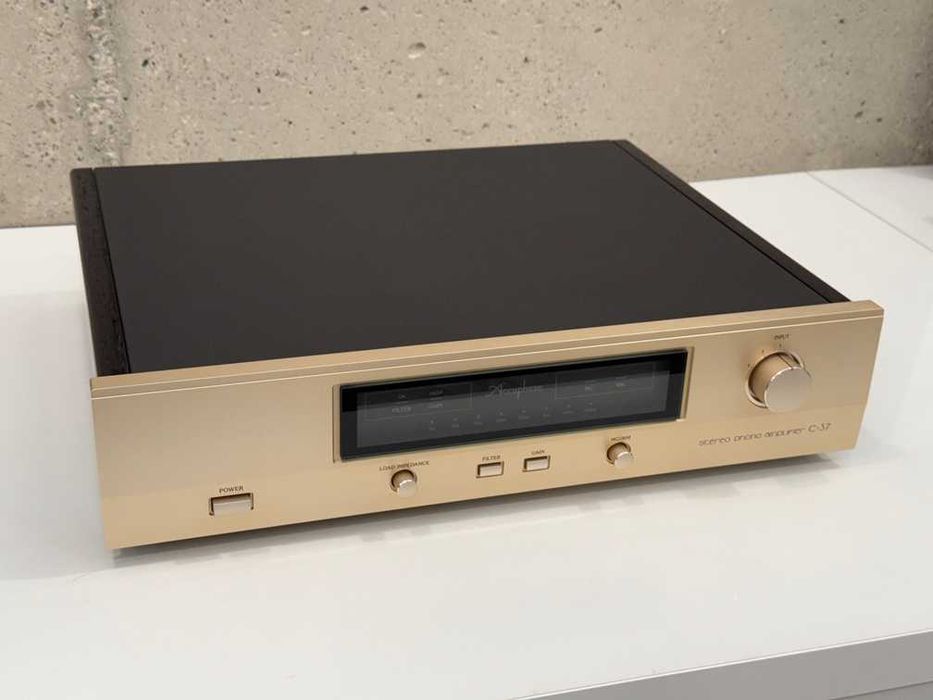 Accuphase C-37 przedwzmacniacz gramofonowy