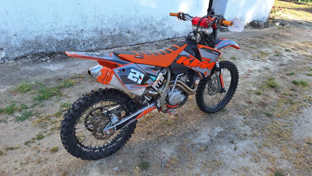 Vendo moto ktm 450 sem matrícula. Aceito propostas decentes