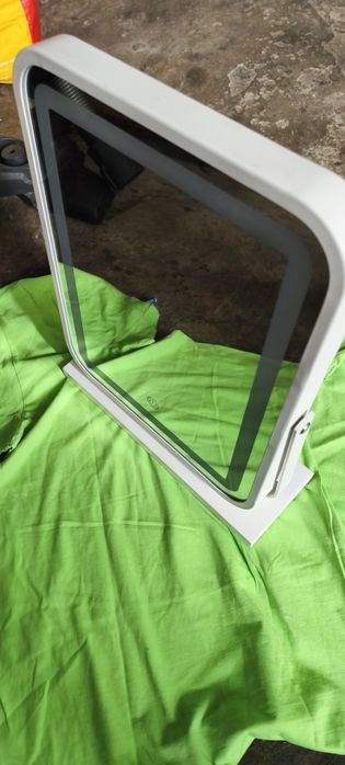 Espelho branco com luz