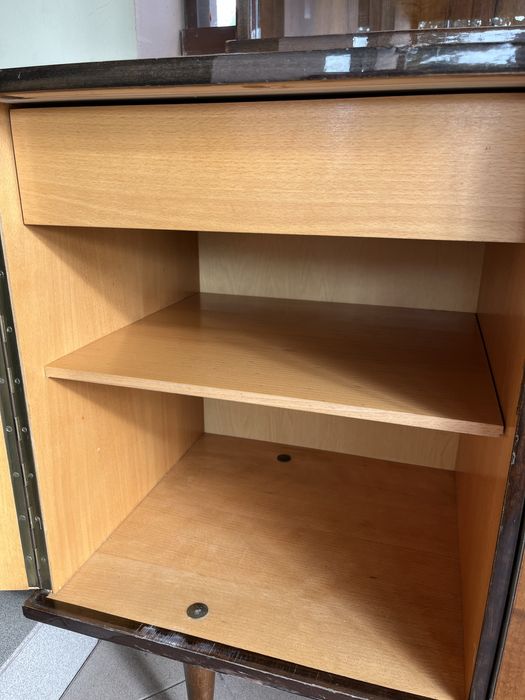 Kredens z okresu PRL