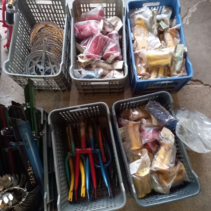 Lote de peças de bicicletas