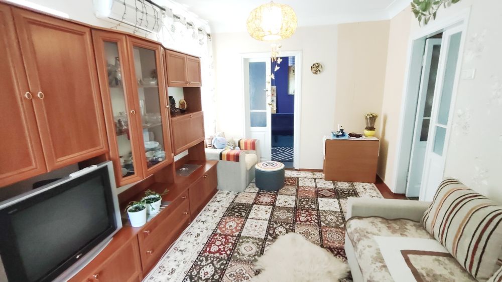 ПРОДАМ будинок у центрі с.Миколаївка, Самарівський район.
