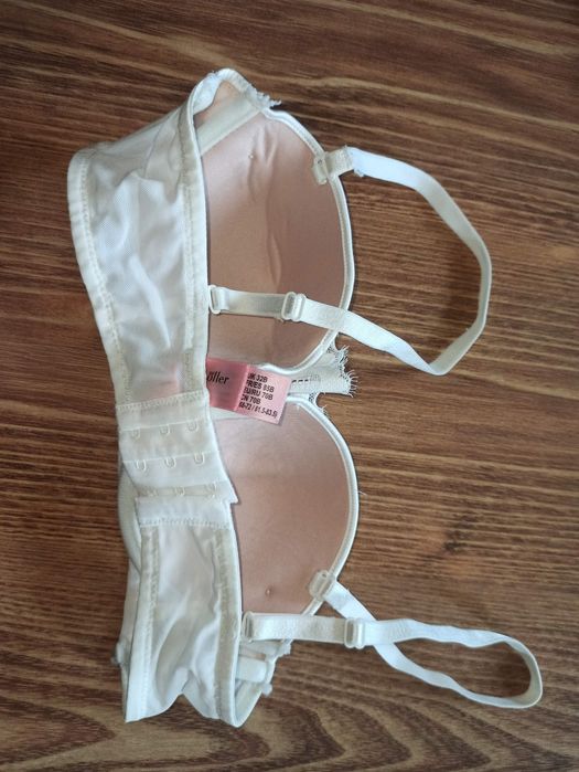 Stanik biustonosz Hunkemoller 70B bardotka