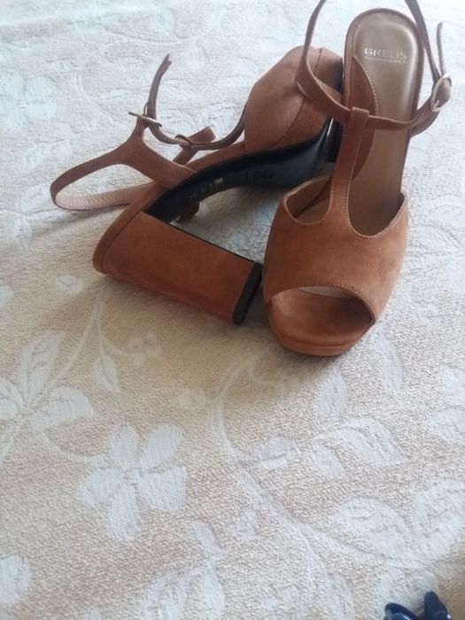Sandalias grelis 38.preço  original 165 euros