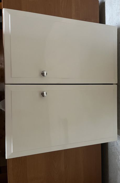 Szafka łazienkowa wisząca