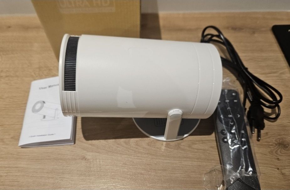 Projektor multimedialny rzutnik nowy