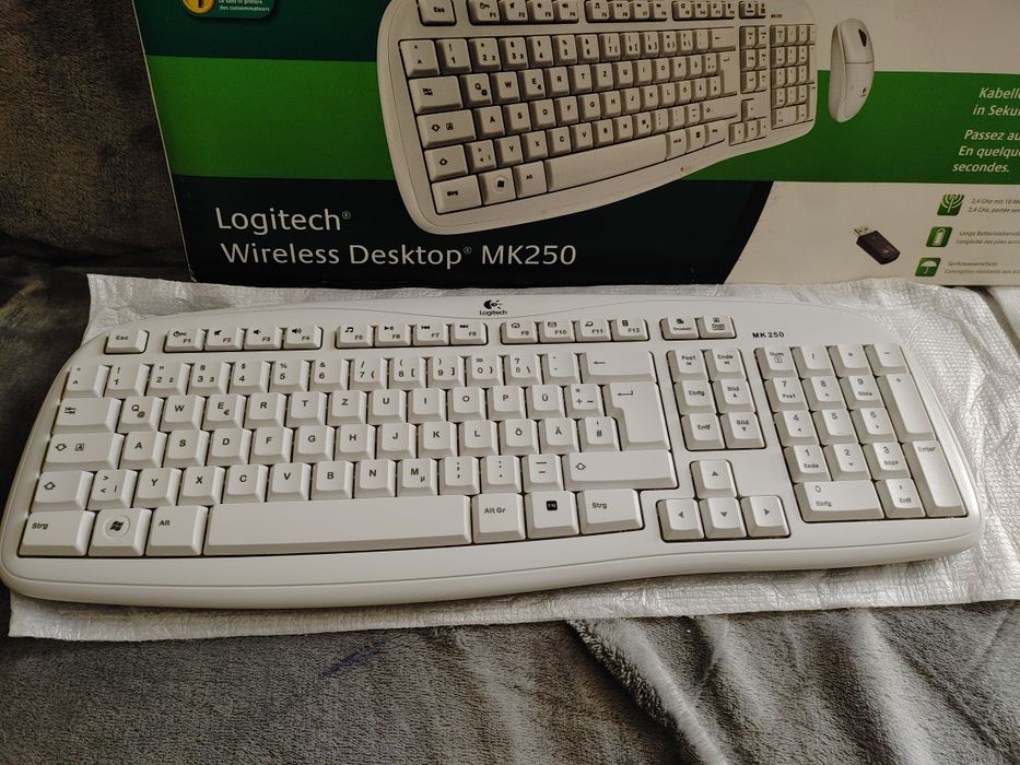 Беспроводной комплект клавиатура мышь Logitech mk250