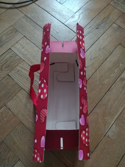 Pudełko w serca na prezent ślub walentynki