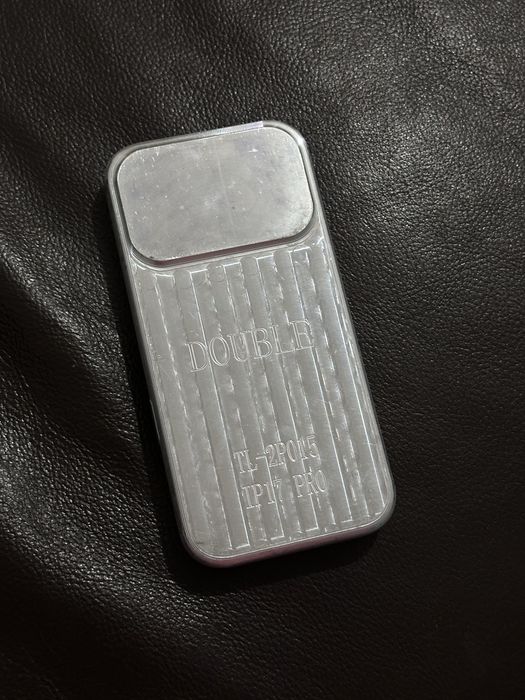 Iphone 17 Pro  double mold