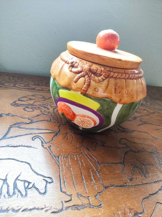 Pote de loiça motivo fruta