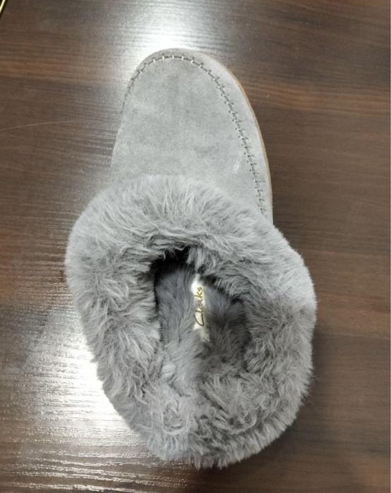 Теплі шкіряні тапки Clarks на 40-41