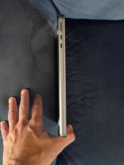 MacBook Air M2 13" / 16 GB / 256 GB