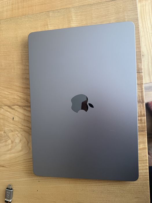 MacBook Air M2 8GB/256GB Space Grey Stan jak nowy