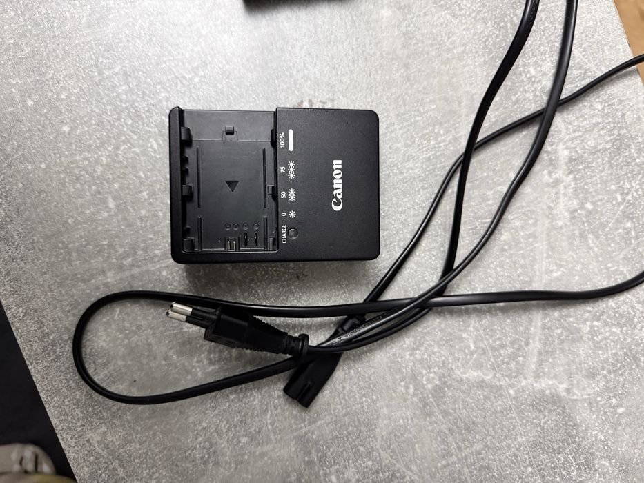 Canon 70D body + 2 baterie + ladowarka + 128gb sd