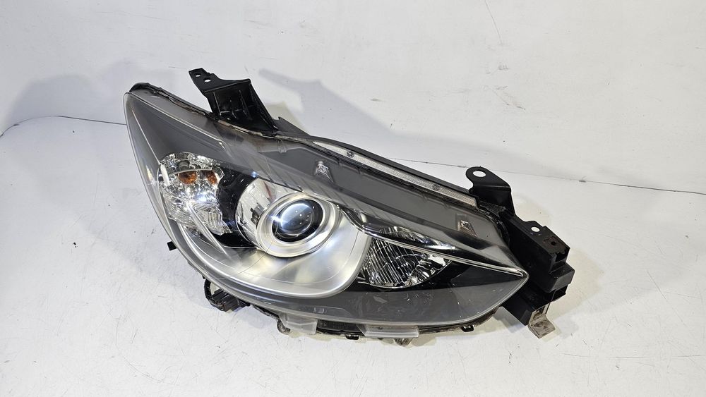 Mazda cx-5 12-17r. Lampa przód przednia h11 prawa europa ładna