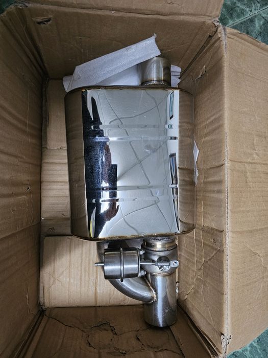 Panela de escape com válvula