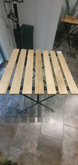 Стіл та стільці для літнього майданчика