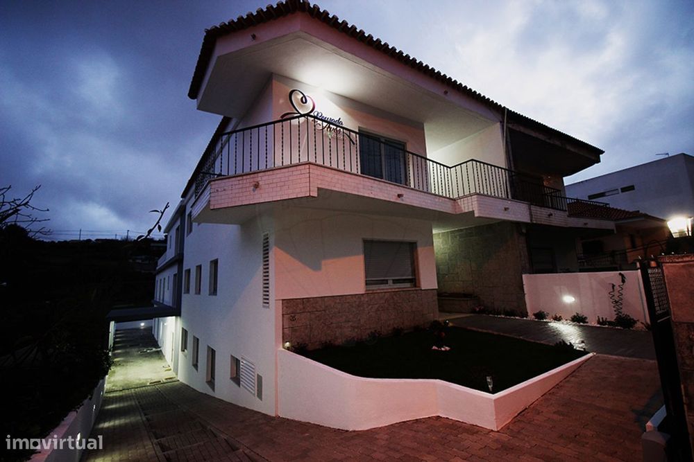 Moradia T8 para venda