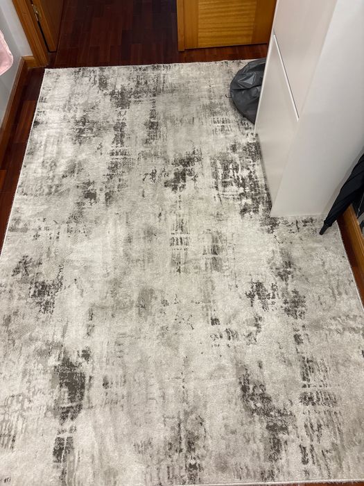 2 Carpetes em tons de cinza e branco
