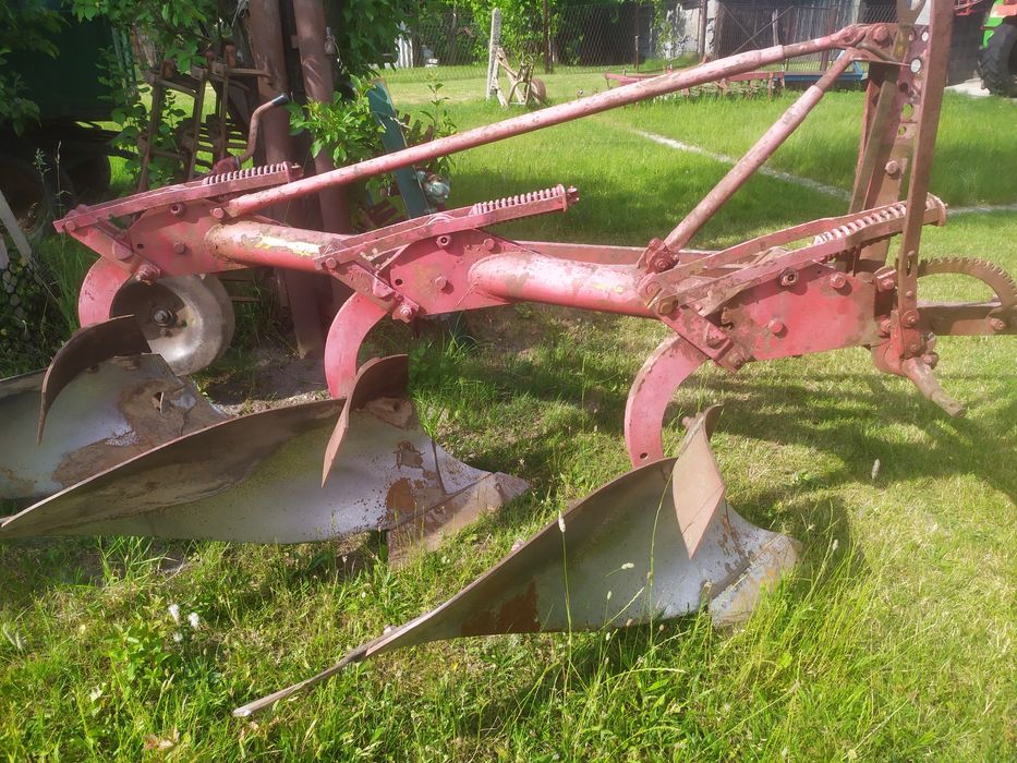 Pług Kverneland 2, 3, 4 skibowy.Rozsiewacz Amazone