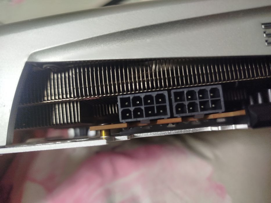 Відеокарта rx5700xt