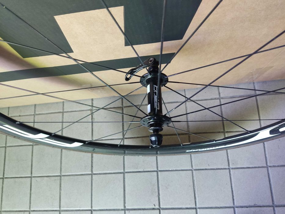 Roda ffwd de carbono