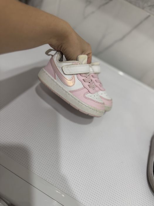 Кросівки для дівчинки Nike