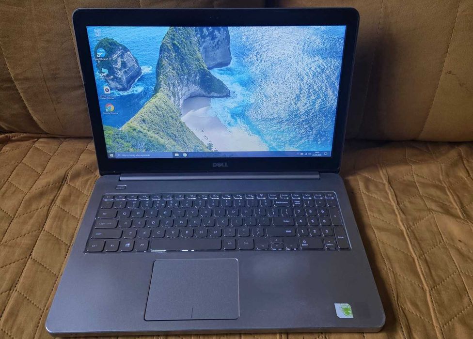 Dell Inspiron 15, 15,6", i5. GeForce750M, Ram 8Gb, SSD 128Gb