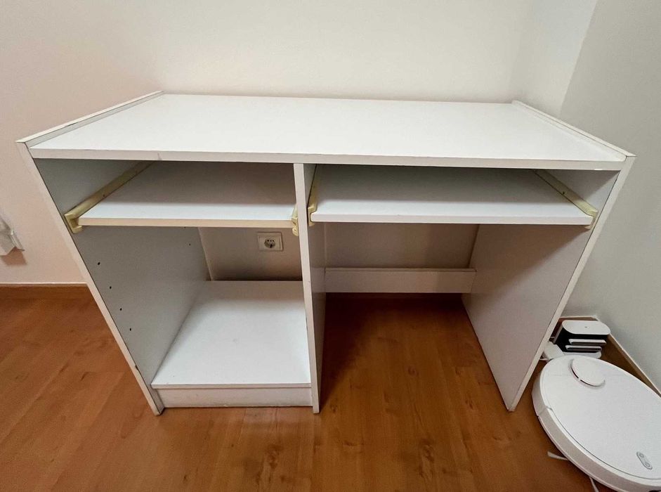 Secretária de melamina branca + cadeira giratóra em pele sintética