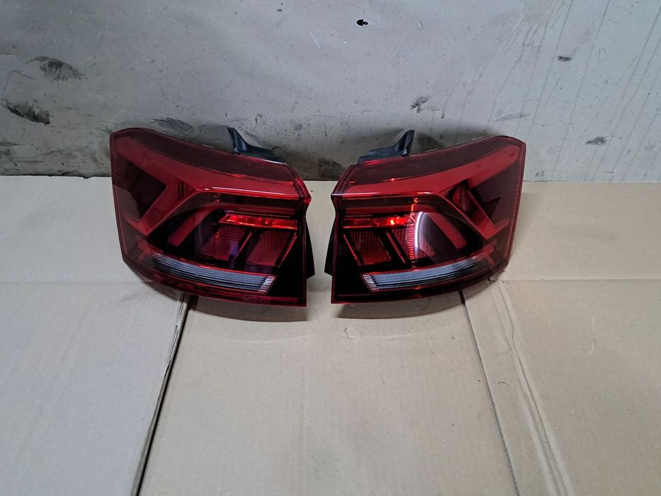 Volkswagen t-roc lift lampa lewy tył prawy tyl karoseryjna 2GA945095D