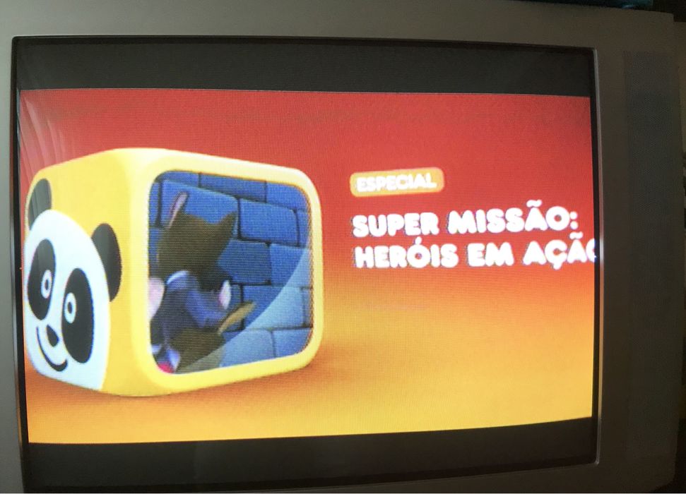 Televisão de 27 polegadas
