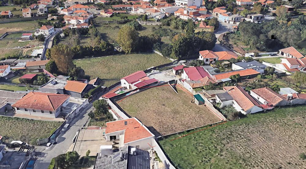 Vende-se terreno 1.000m2 em Francelos