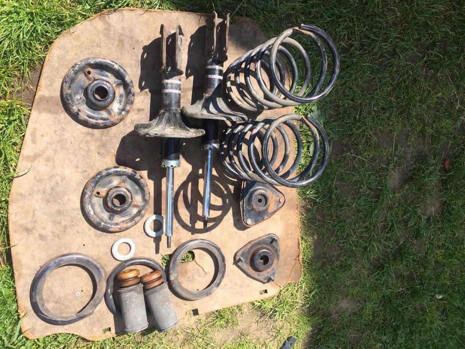 Амартизаторы стойки Лансер 9