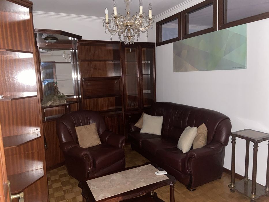 Conjunto de móveis de sala com bar e louçeiro