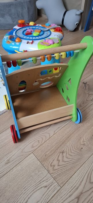 Pchacz, chodzik, zabawka dla dziecka