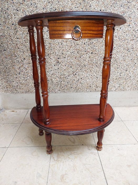 Cómoda/mesa para venda