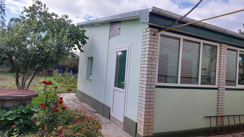 Продаж  будинку . 12сот. землі.