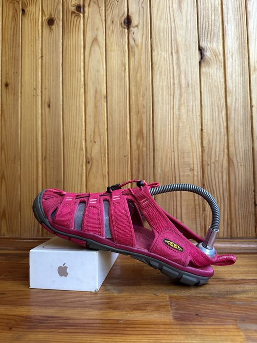 Треккинговые сандалии Keen Clearwater CNX