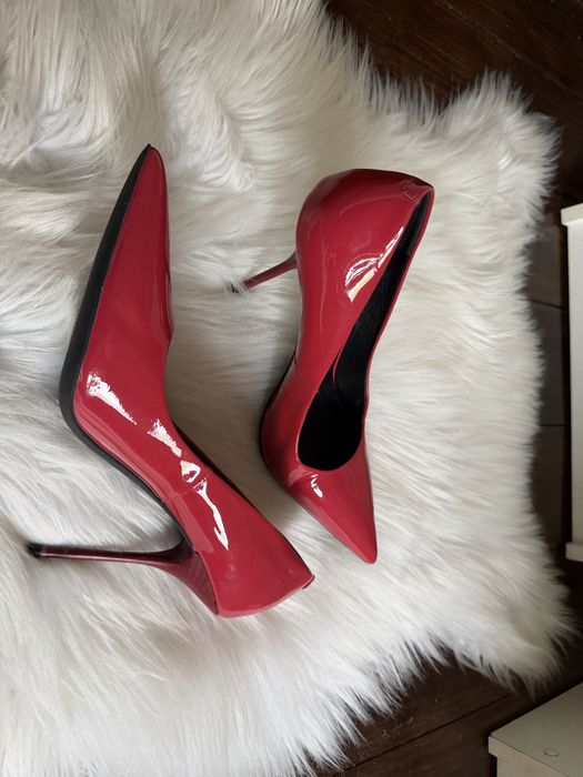 Туфлі на шпильці