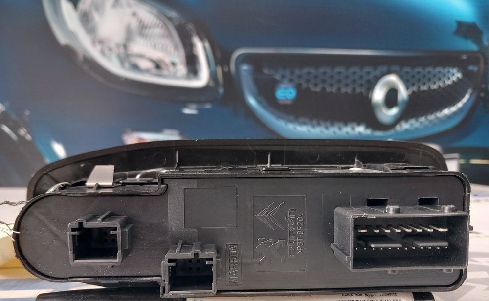 Comando interruptor vidros Peugeot 208 e 2008