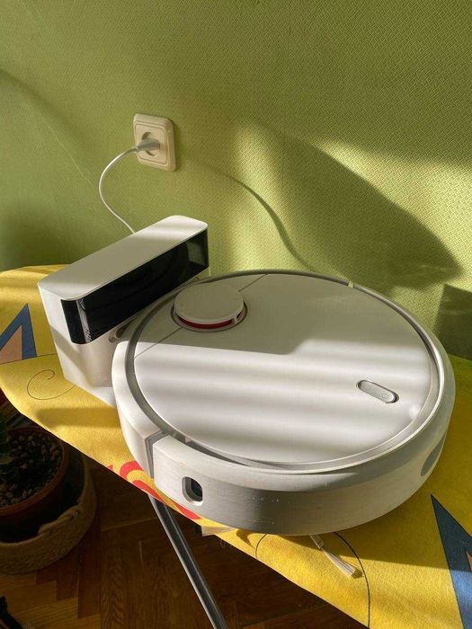 Робот-пилосос Xiaomi Mi Robot Vacuum Cleaner SDJQR02RR Білий