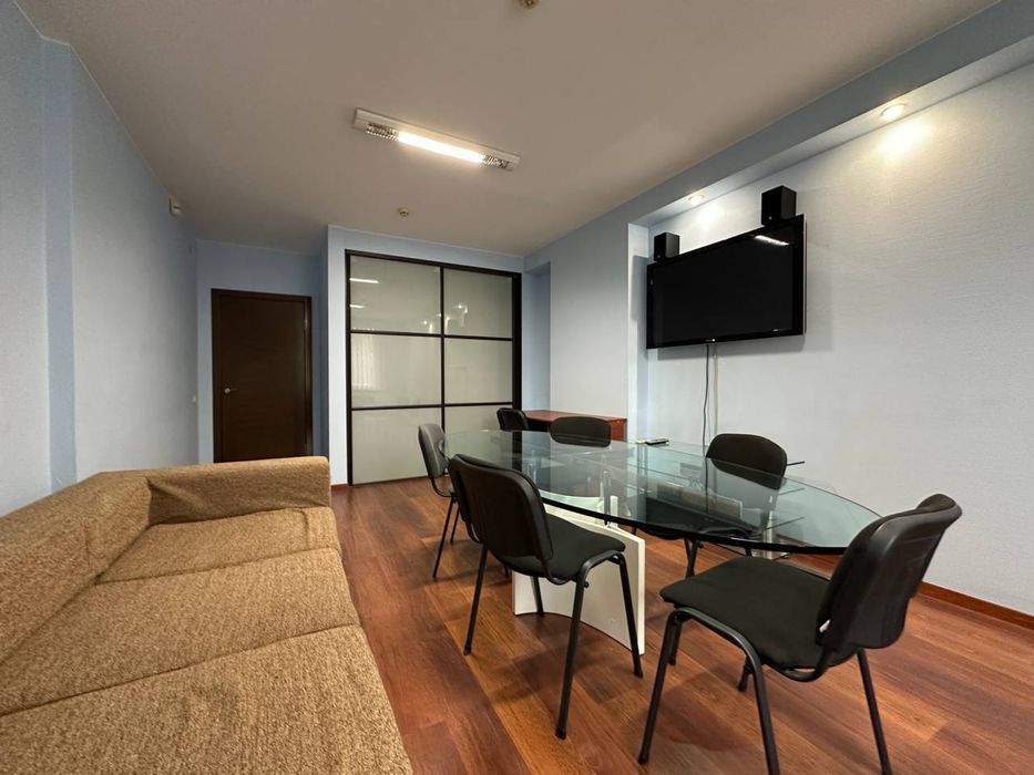 Продаж офісу 119 м² | Лівобережна | 2 хв до метро | житловий фонд | готовий ремонт - Вид 4