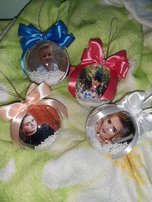 Новорічні кульки на ялинку