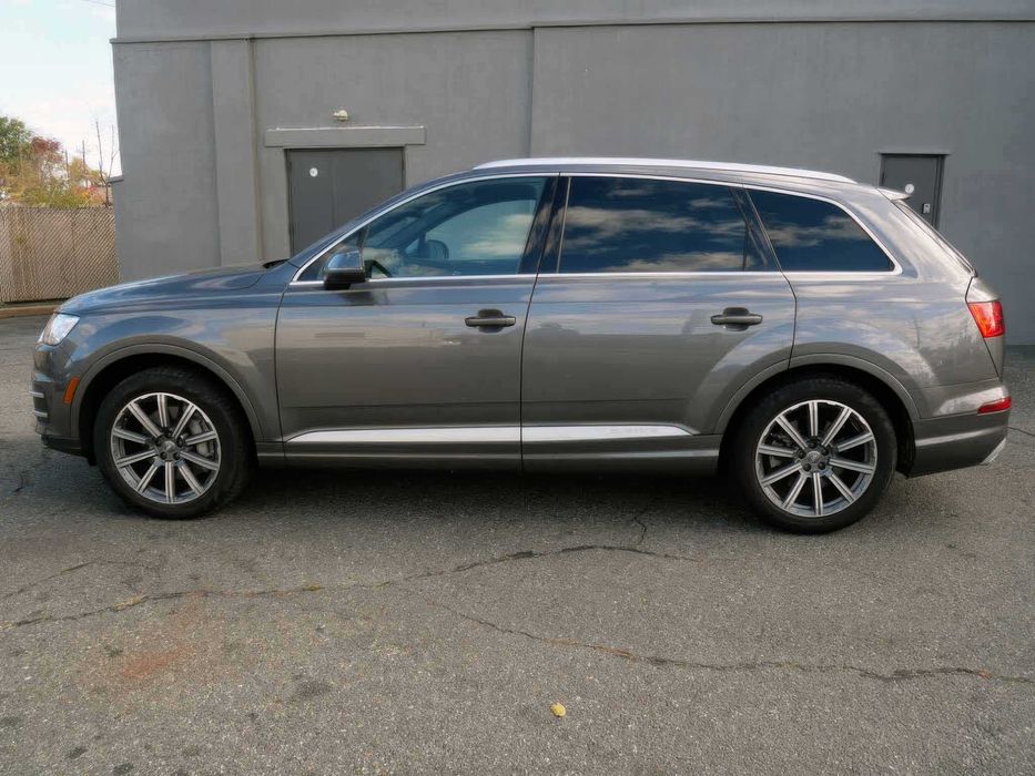 Audi Q7 55 quattro SE Premium Plus      2019