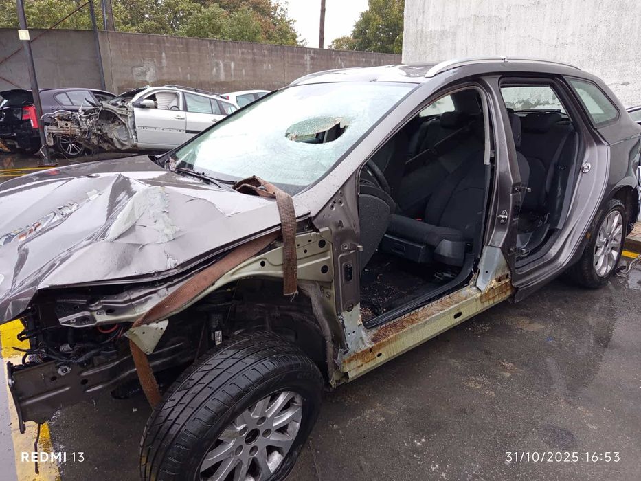 Para peças Seat Leon ST 1.6 TDI ano 2015